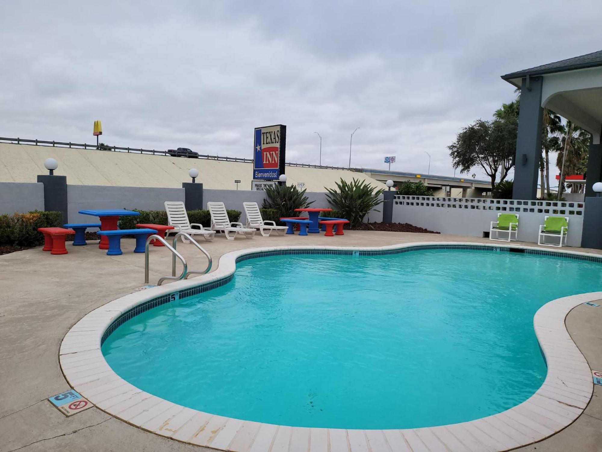 Texas Inn And Suites Raymondville Exterior foto